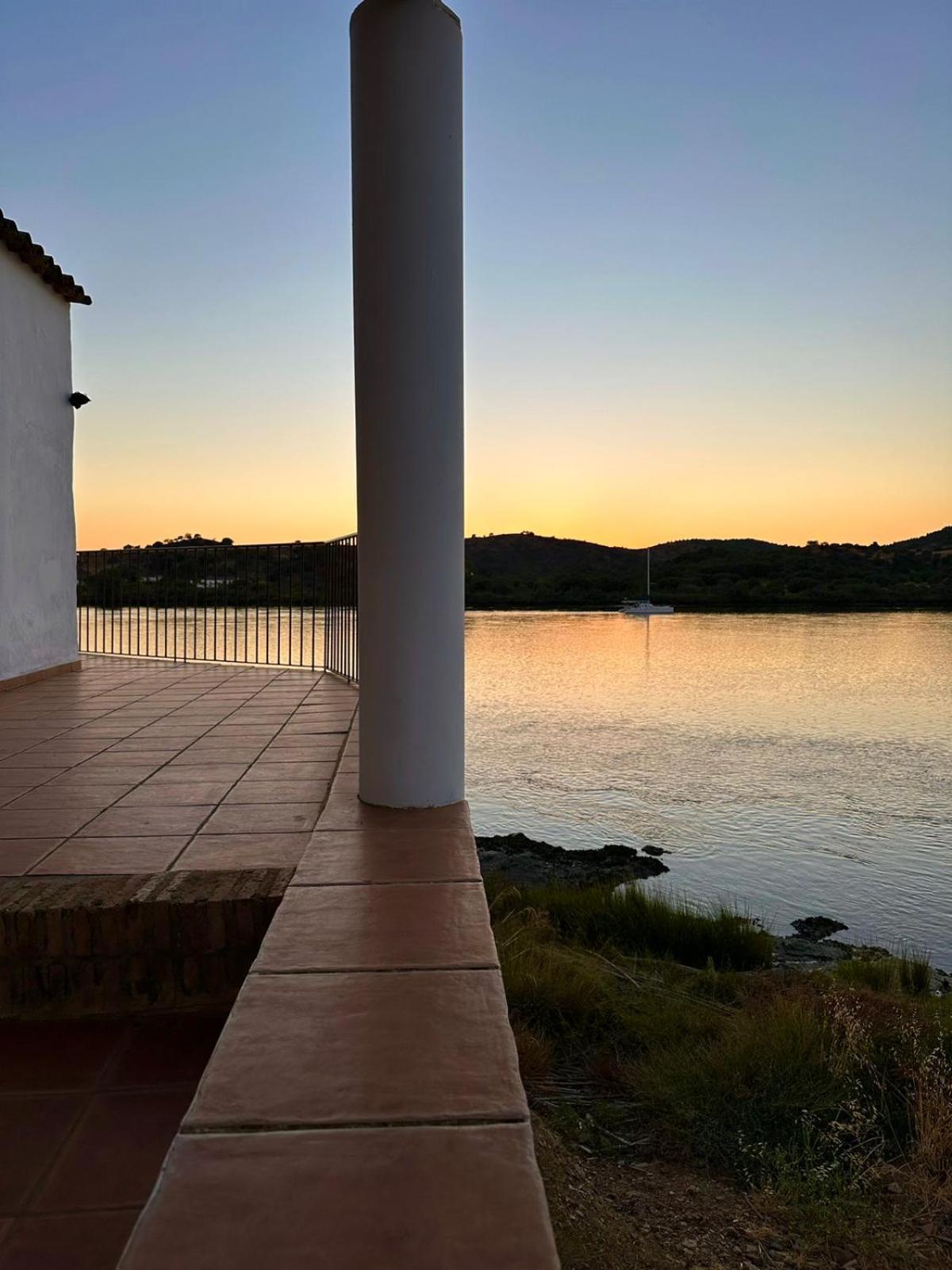 הואלבה Magnifica Casa A Orillas Del Guadiana מראה חיצוני תמונה
